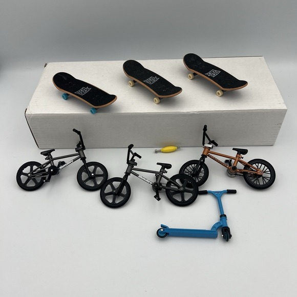 Tech Deck Skate Ramps Finger Boards, Bikes And Scooter EUC - Picture 1 of 10